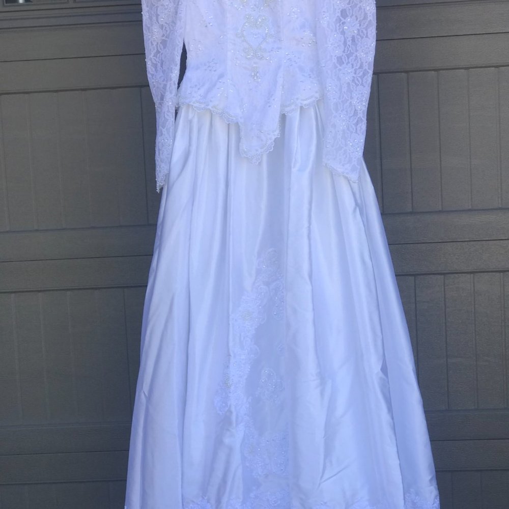 Wedding Dress - Picture 7 of 11